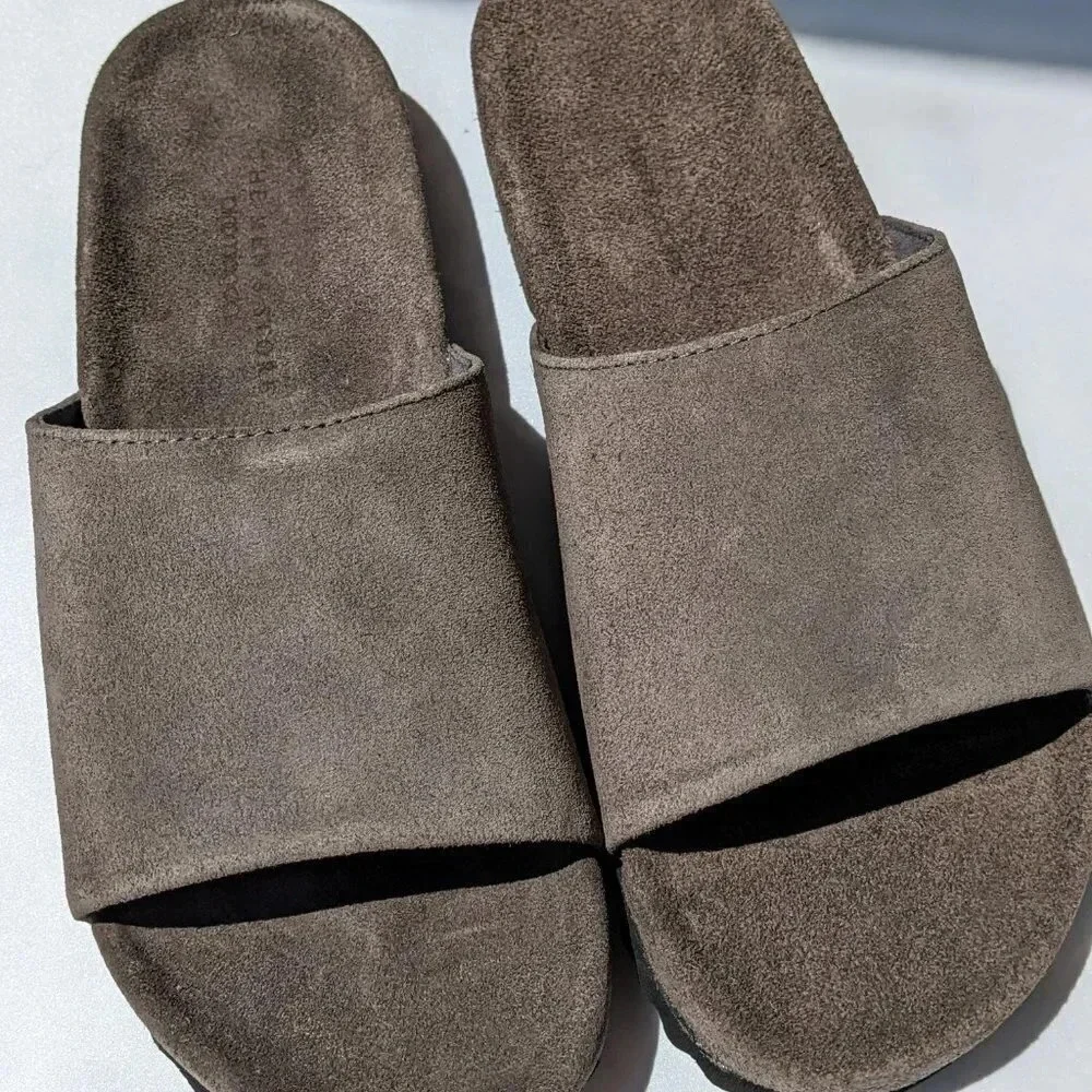 NWT The Men's Store Bloomingdale's Slide Grey Suede Sandals Size 7 (MSRP $145)